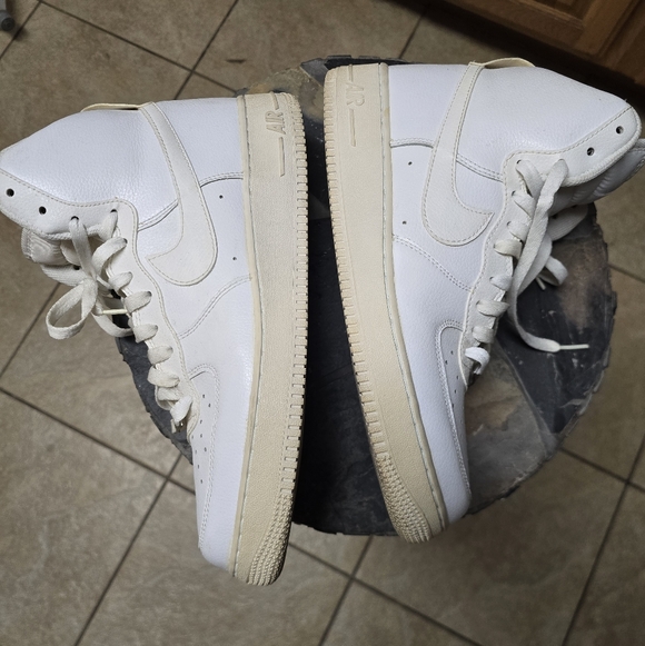 Mens White High-Top Air Force Ones Size 11 - Picture 9 of 9
